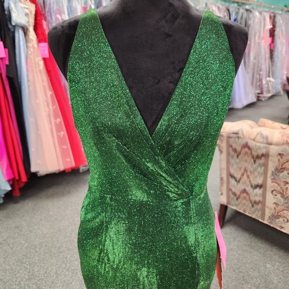 Maniju MF21465 Emerald Sizes 4 6 and 10 Prom Formal Dress - Picture 2 of 7